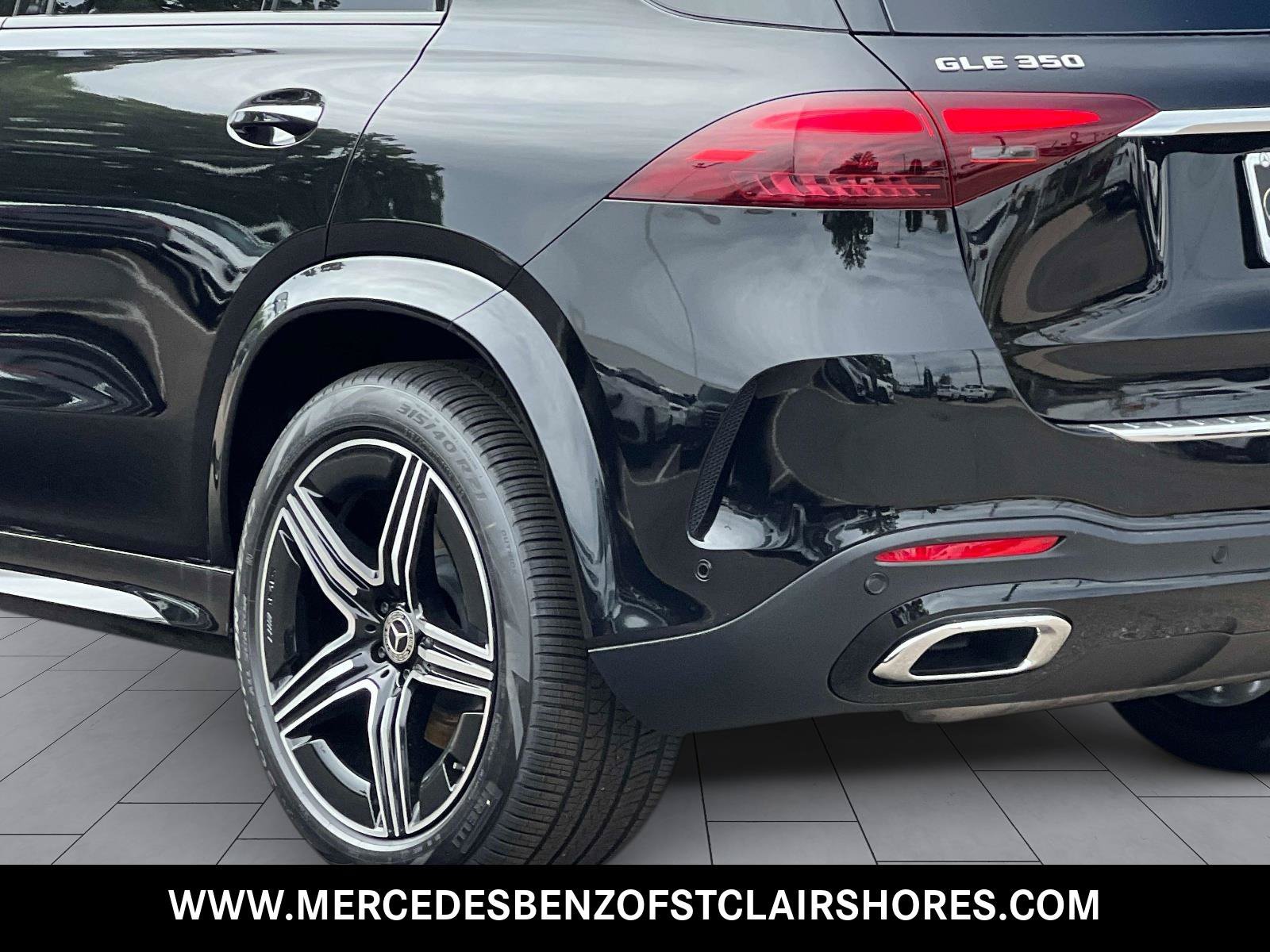 New 2026 Obsidian Black Metallic Mercedes-Benz GLE 350 image 4