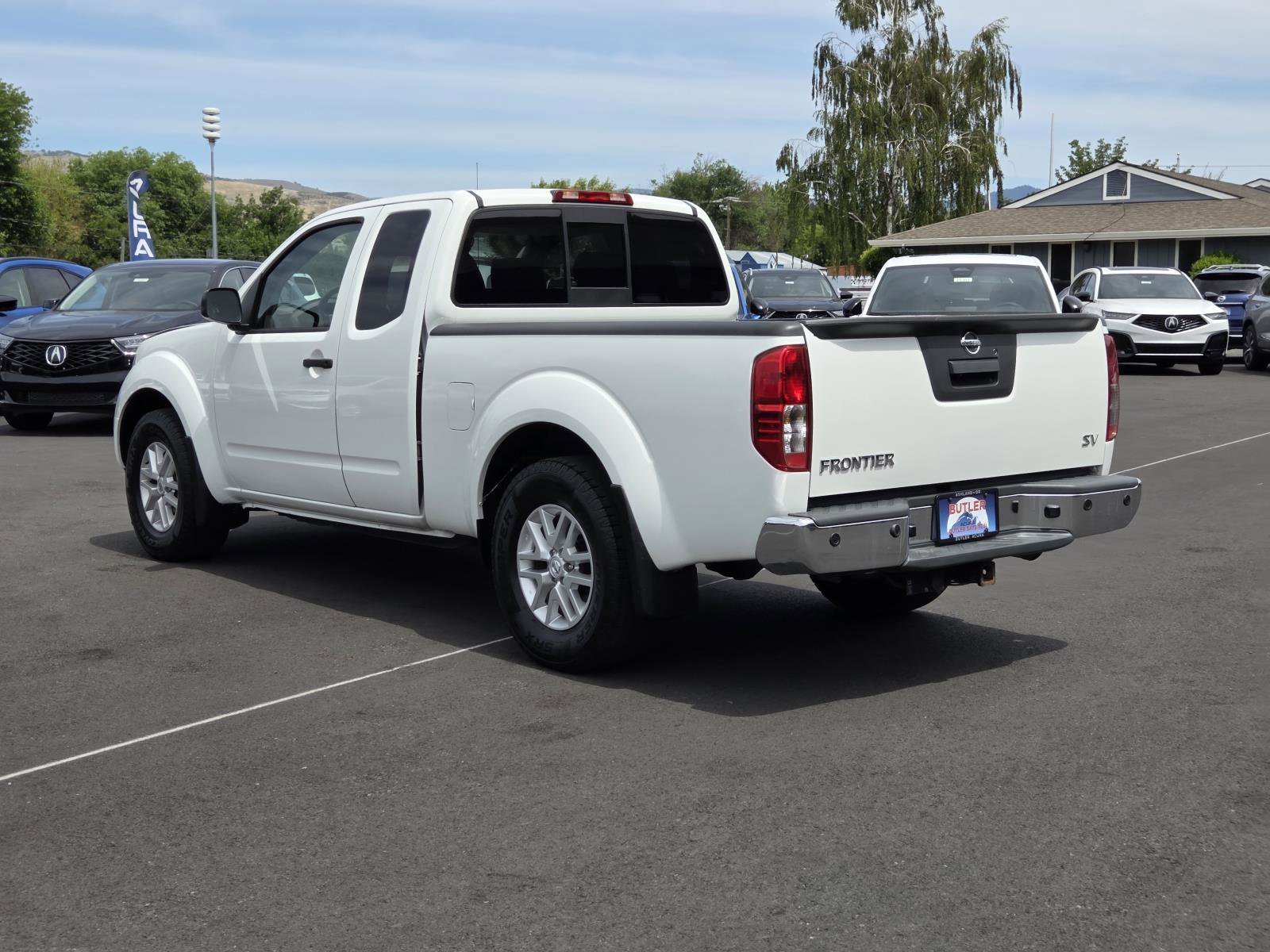 Used 2020 Glacier White Nissan SV image 7