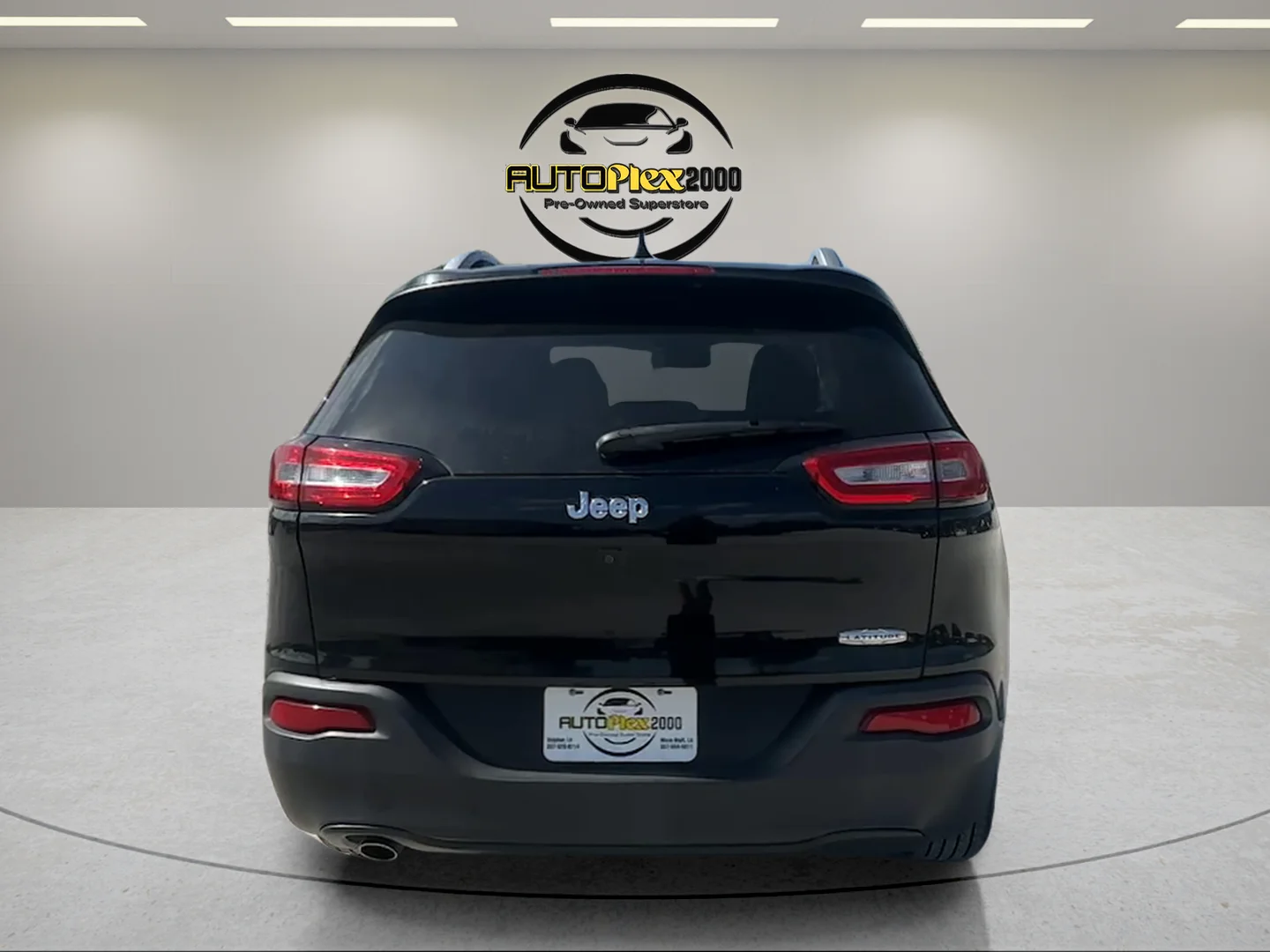 Used 2018 Black Jeep Latitude image 6