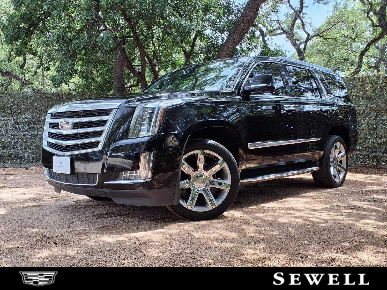 2017 Cadillac Escalade 2WD Luxury's photo