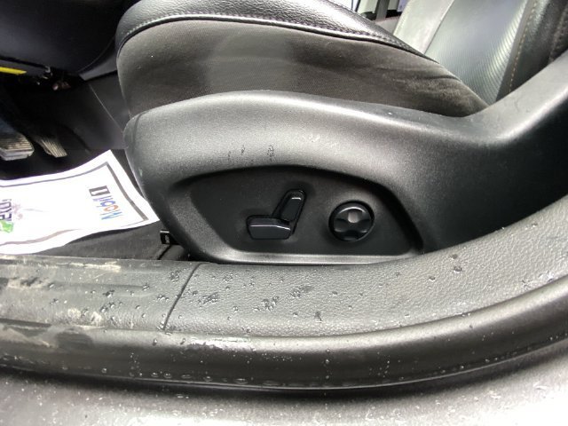 Used 2019 Gray Jeep Limited 4x4 image 12