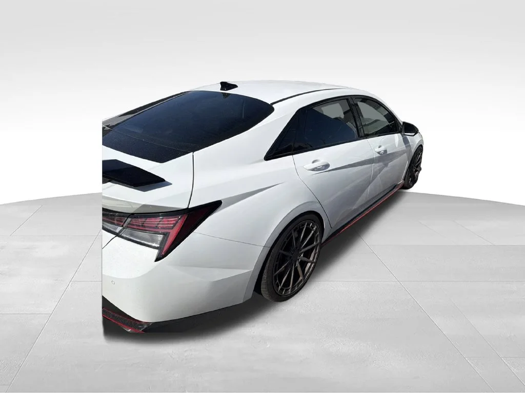 Used 2023 White Hyundai Base image 3