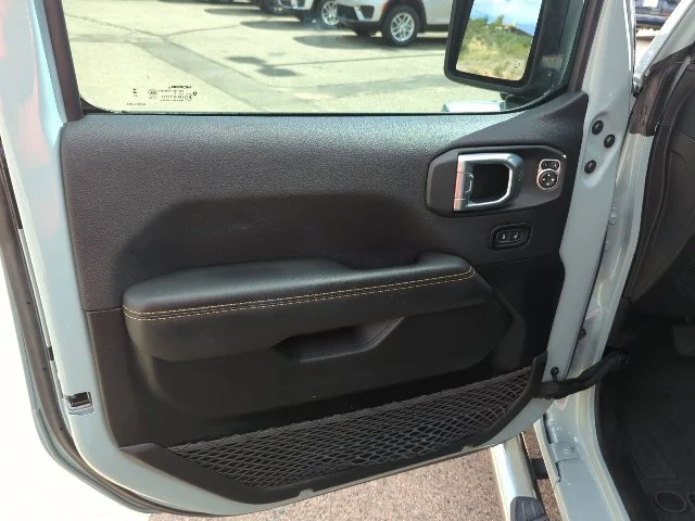 Used 2024 Gray Jeep Sahara image 17