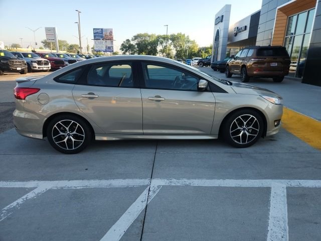Used 2016 Beige Ford SE image 4