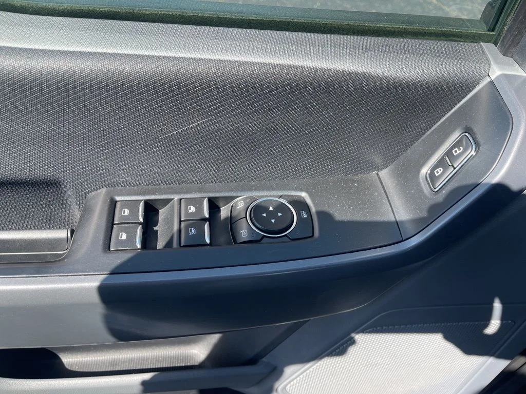 Used 2022 Silver Ford XLT image 31
