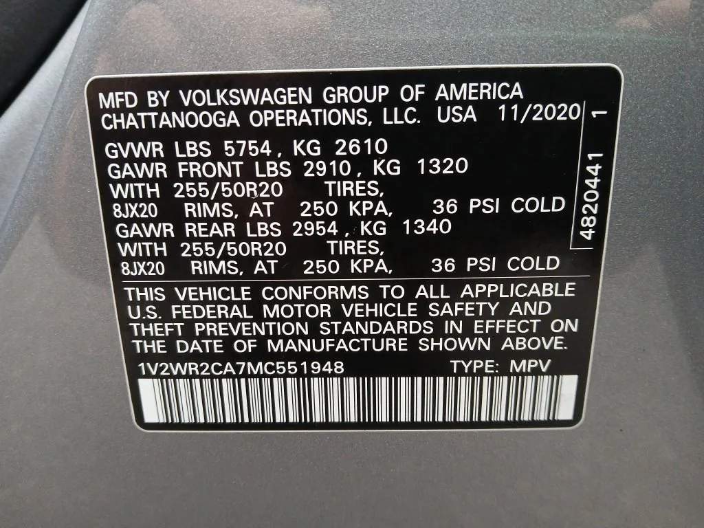 Used 2021 Silver Volkswagen 3.6L V6 SE w/Technology image 31
