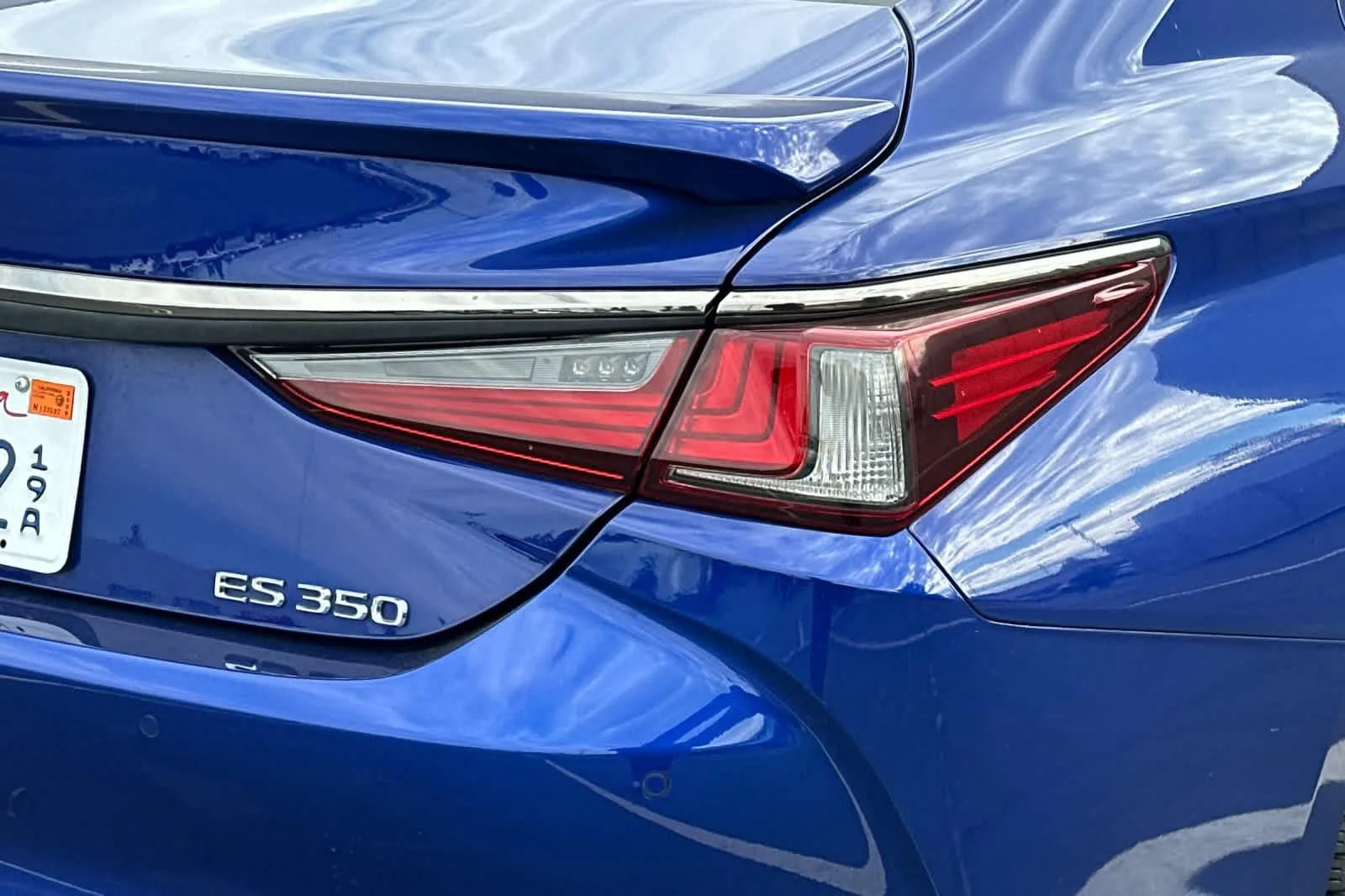Used 2019 Ultrasonic Blue Mica 2.0 Lexus F SPORT image 17