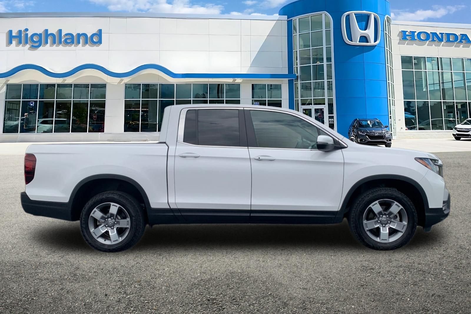 Certified Used 2025 White Honda RTL image 6
