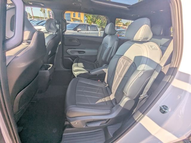 New 2027 Glacial White Pearl Kia X-LINE SX image 15