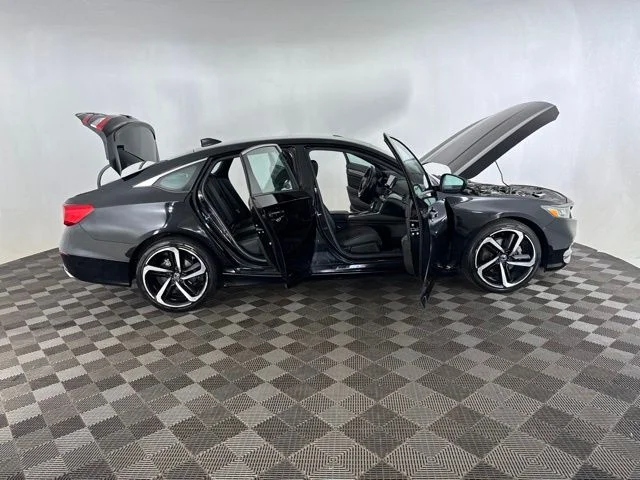 Used 2019  Honda Sport image 15