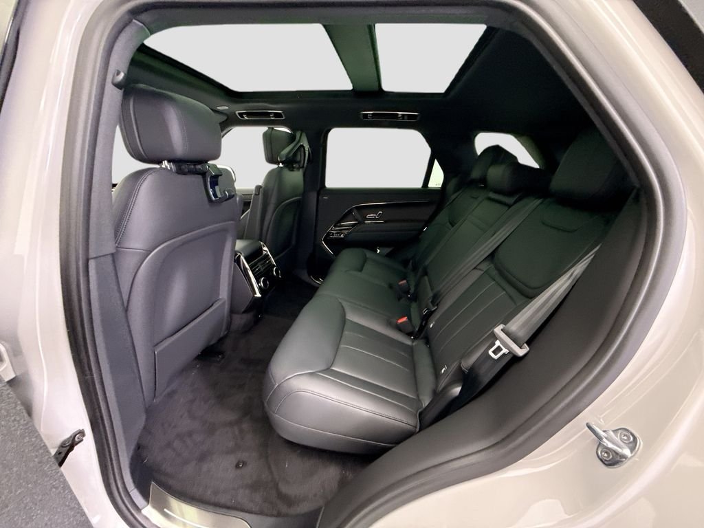 New 2026 Borasco Grey Land Rover Dynamic SE image 21