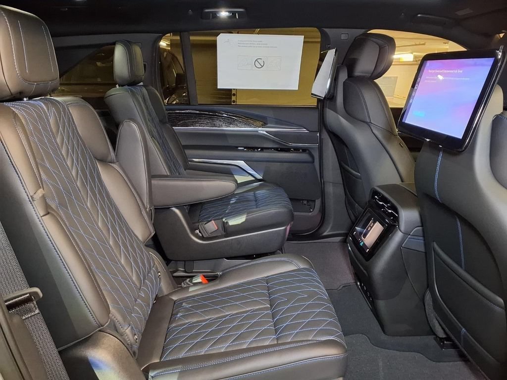 2026 Cadillac Escalade IQ Sport - Photo 7