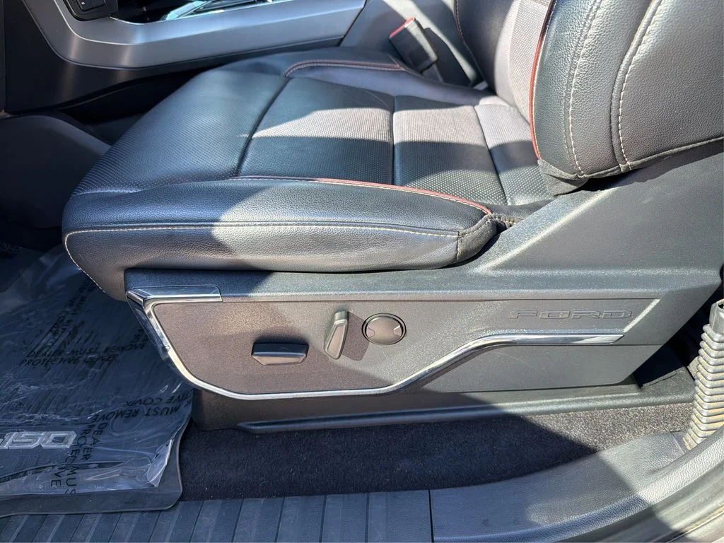 Used 2023 Iconic Silver Metallic Ford LARIAT image 19