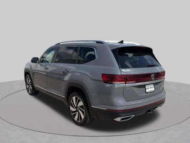 Used 2025 Gray Volkswagen 2.0T SEL image 3