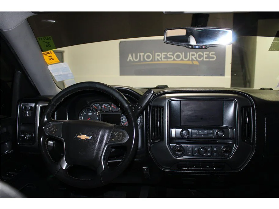 Used 2014 Silver Ice Metallic Chevrolet LT image 15