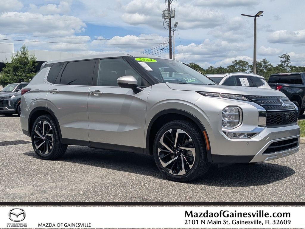 2024 Mitsubishi Outlander SE Black Edition 2WD's photo