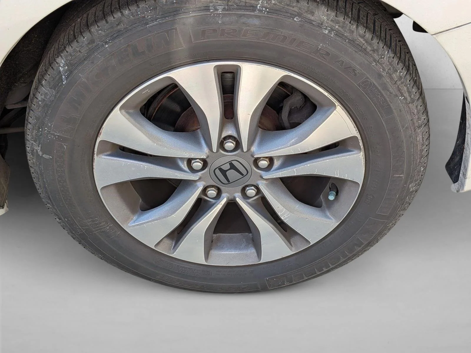 Used 2013 White Honda LX image 14