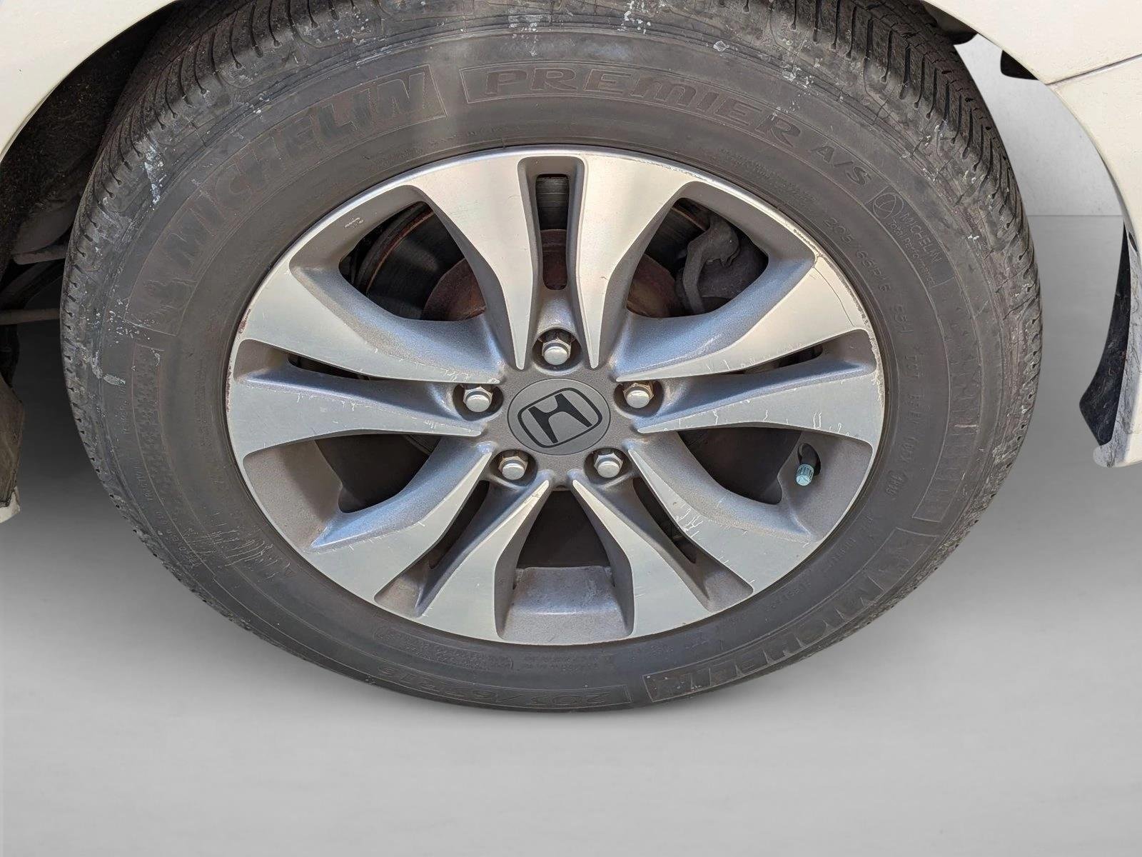 Used 2013 White Honda LX image 14