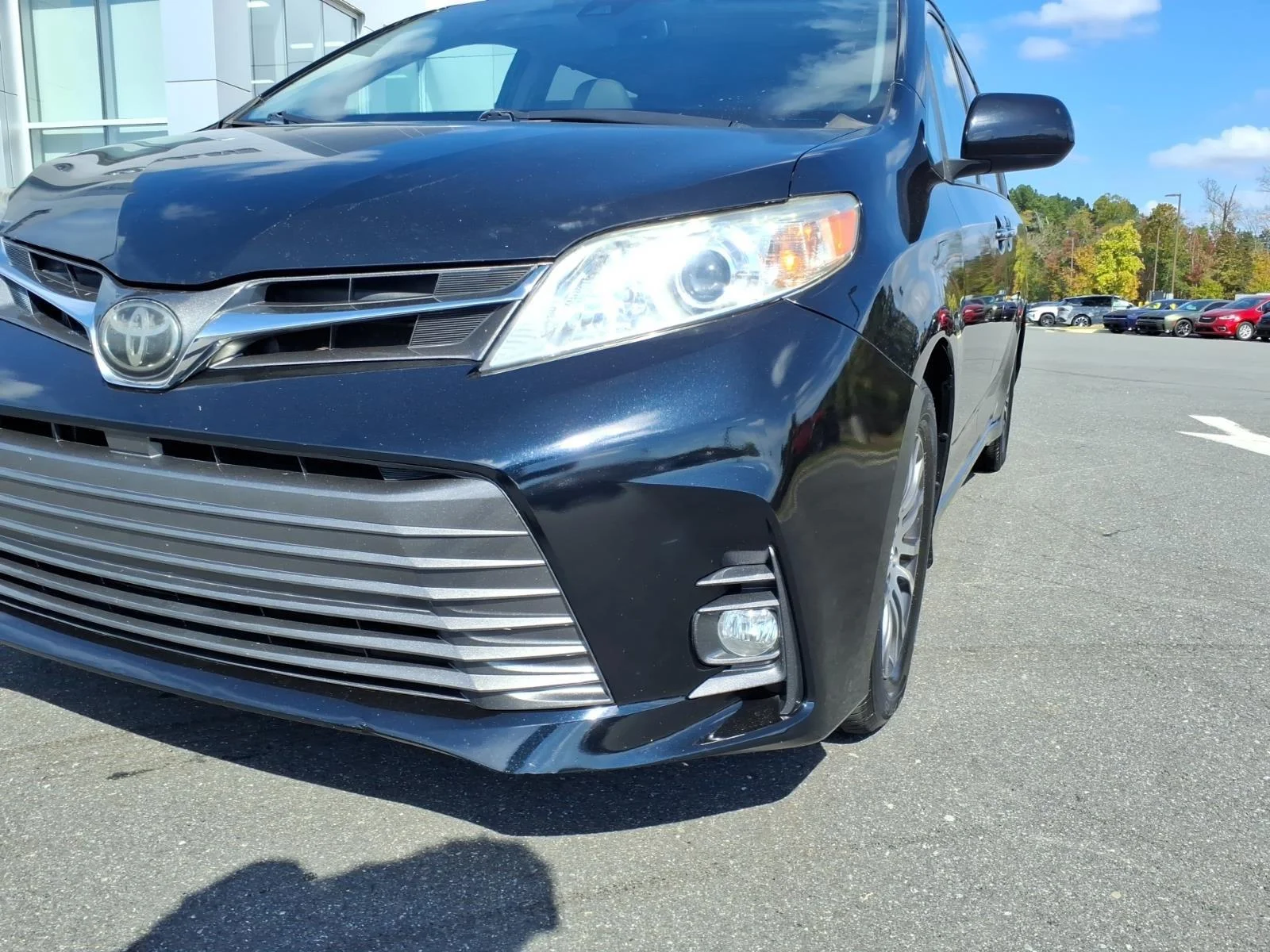 Used 2019 Midnight Black Metallic Toyota XLE image 16