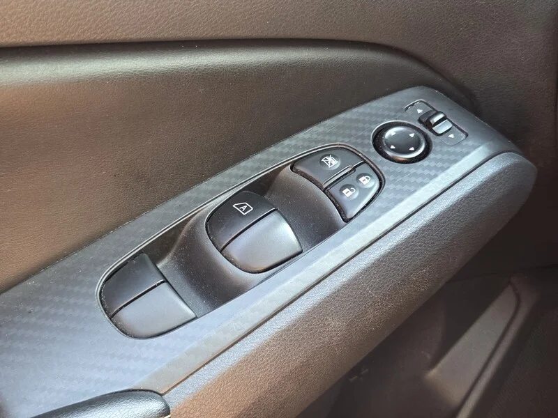 Used 2025 Garnet Pearl NISSAN 2.5 SV image 30