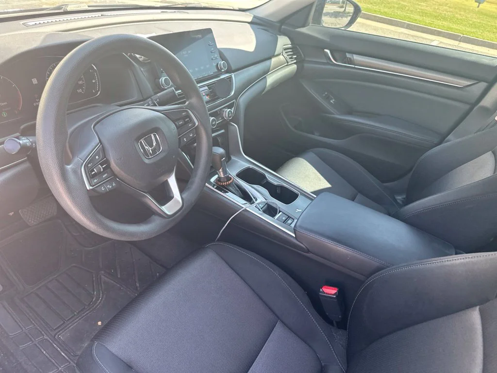 Used 2018 Black Honda LX image 9