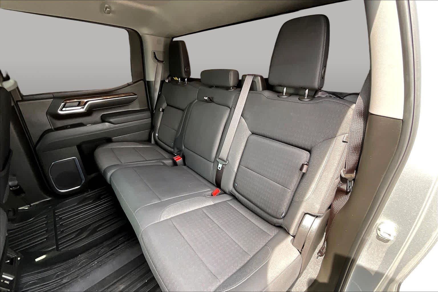Used 2026 Sterling Metallic GMC Elevation image 18