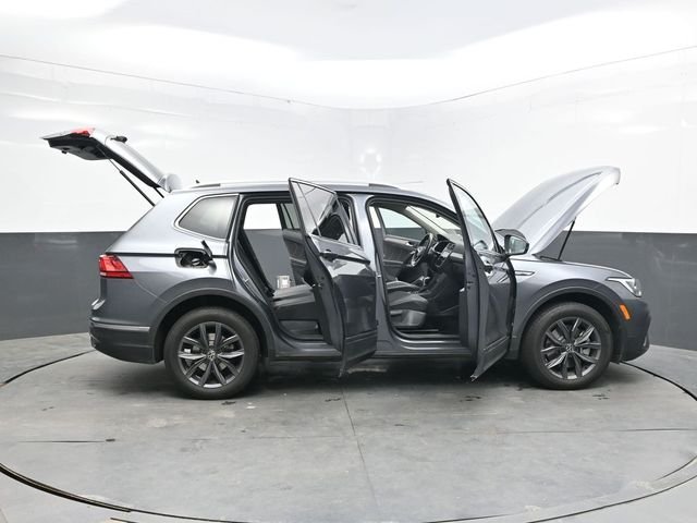 Used 2023 Gray Volkswagen 2.0T SE image 43