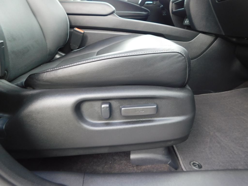 Used 2025 White Honda RTL image 24