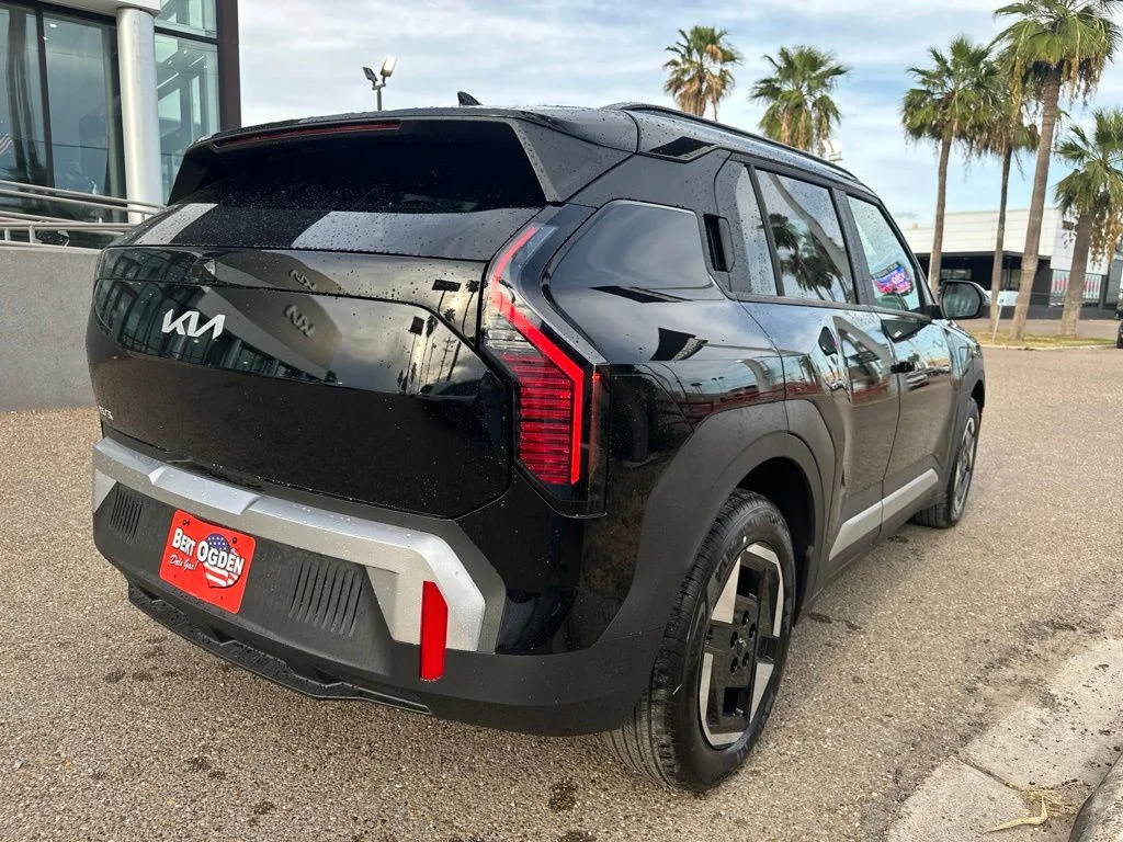 New 2027 Blue Kia  image 4