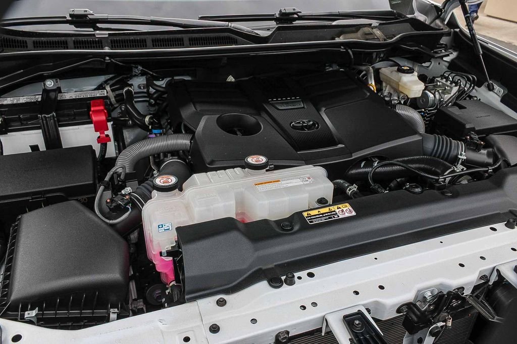 2025 Toyota Tundra SR5 - Photo 27