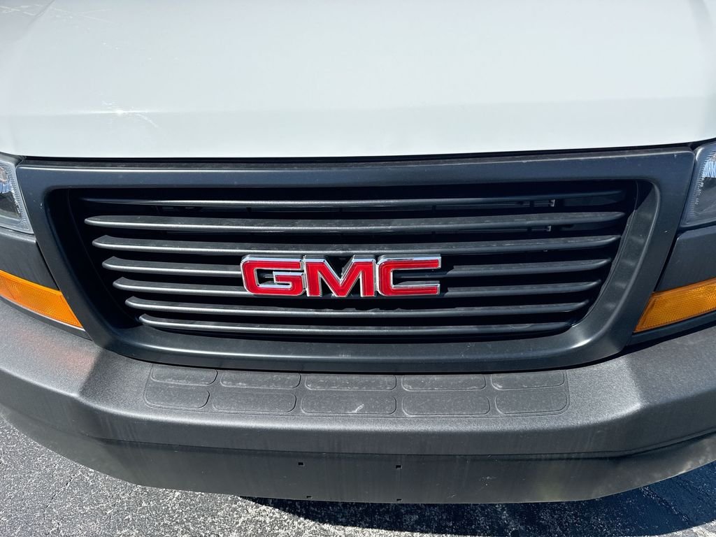 Used 2025 Summit White GMC Work Van image 63