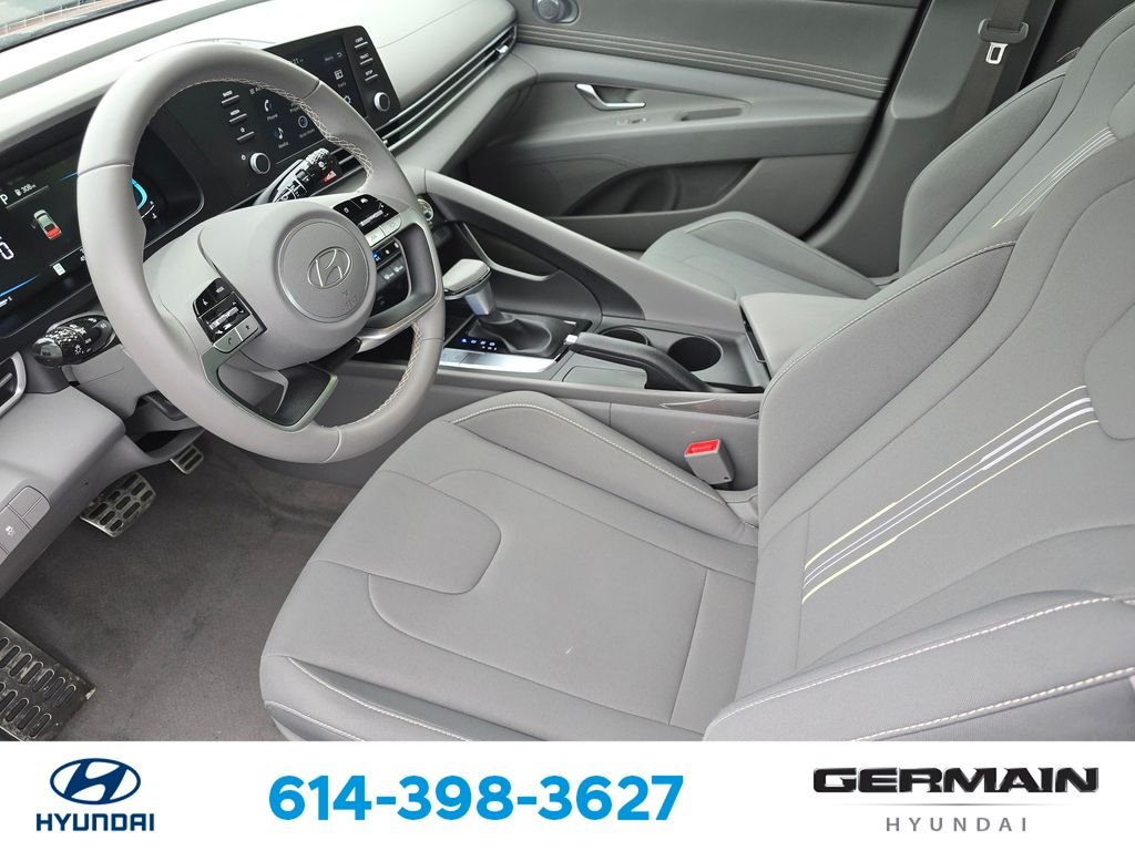 2025 Hyundai Elantra SEL - Photo 18