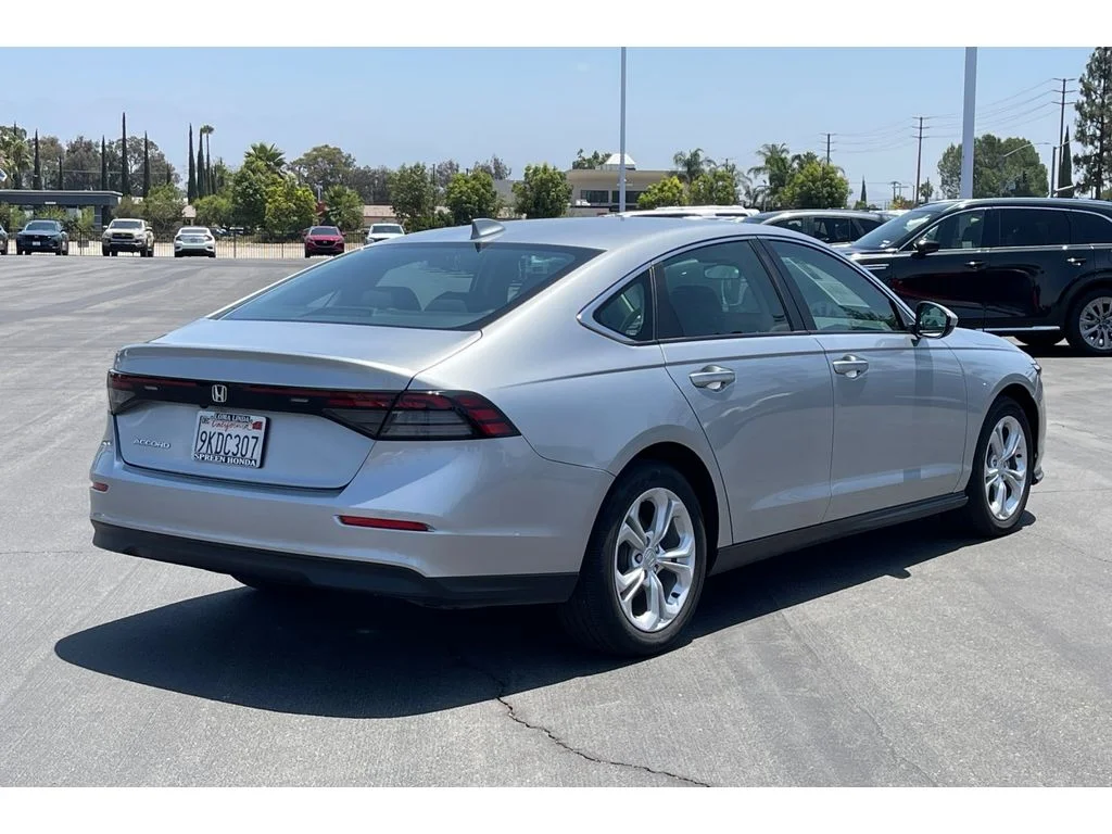 Used 2024 Solar Silver Metallic Honda LX image 6