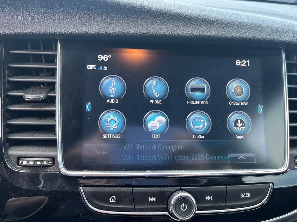 Used 2020 Black Buick Essence image 11