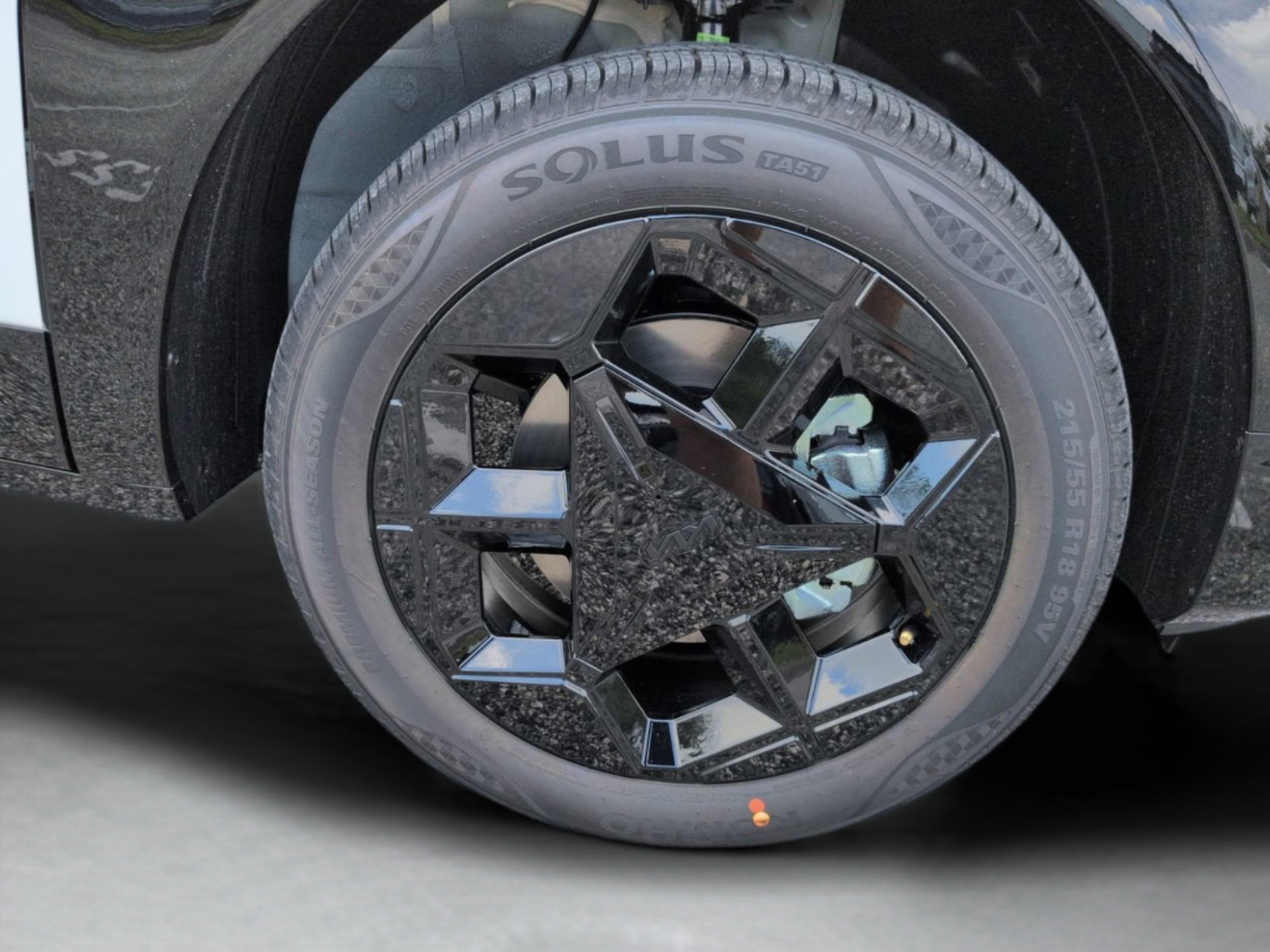 New 2027 Snow White Pearl / Black Roof Kia X-Line S image 13
