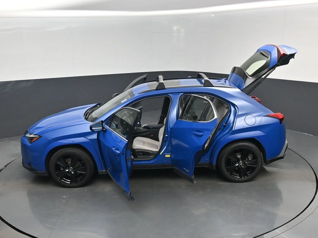 Used 2021 Blue Lexus 250h Base image 17