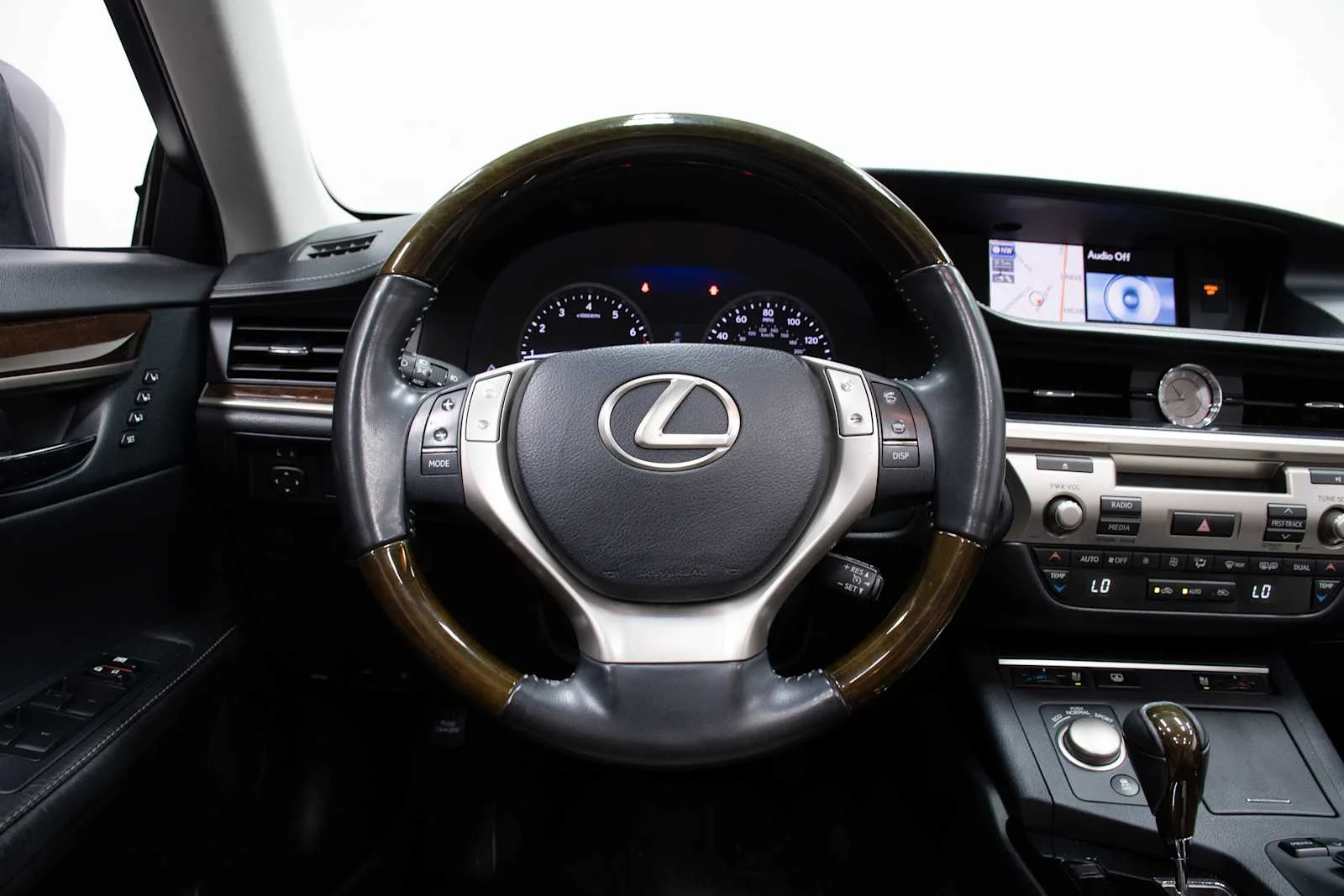 Used 2013 Nebula Gray Pearl Lexus 4dr Sdn image 18