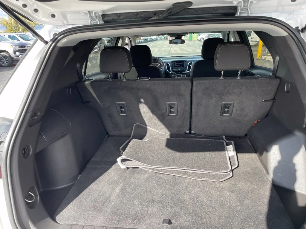 Used 2022 White Chevrolet LT image 5