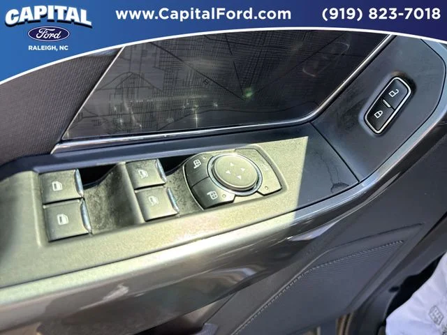 Used 2023 Gray Ford XLT image 21