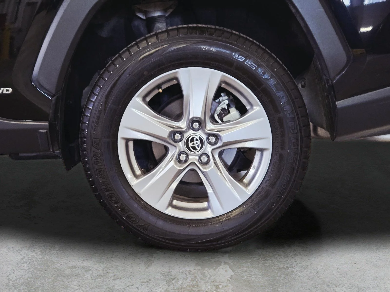 Used 2022 Midnight Black Metallic Toyota Hybrid XLE image 47