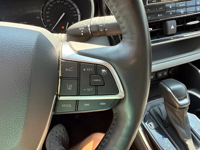 Used 2021 White Toyota Platinum image 23