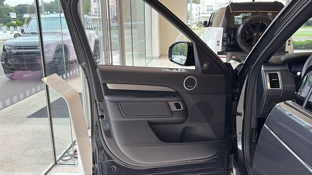 2026 Land Rover Discovery Dynamic SE - Photo 8