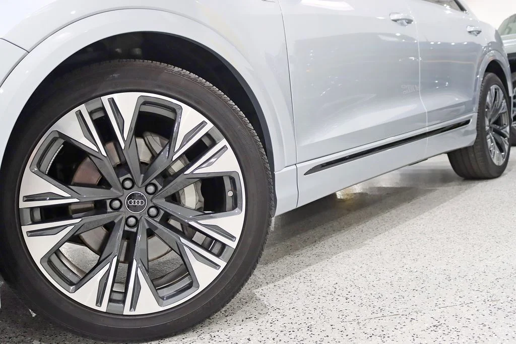 Used 2025 Silver Audi 55 Prestige image 4