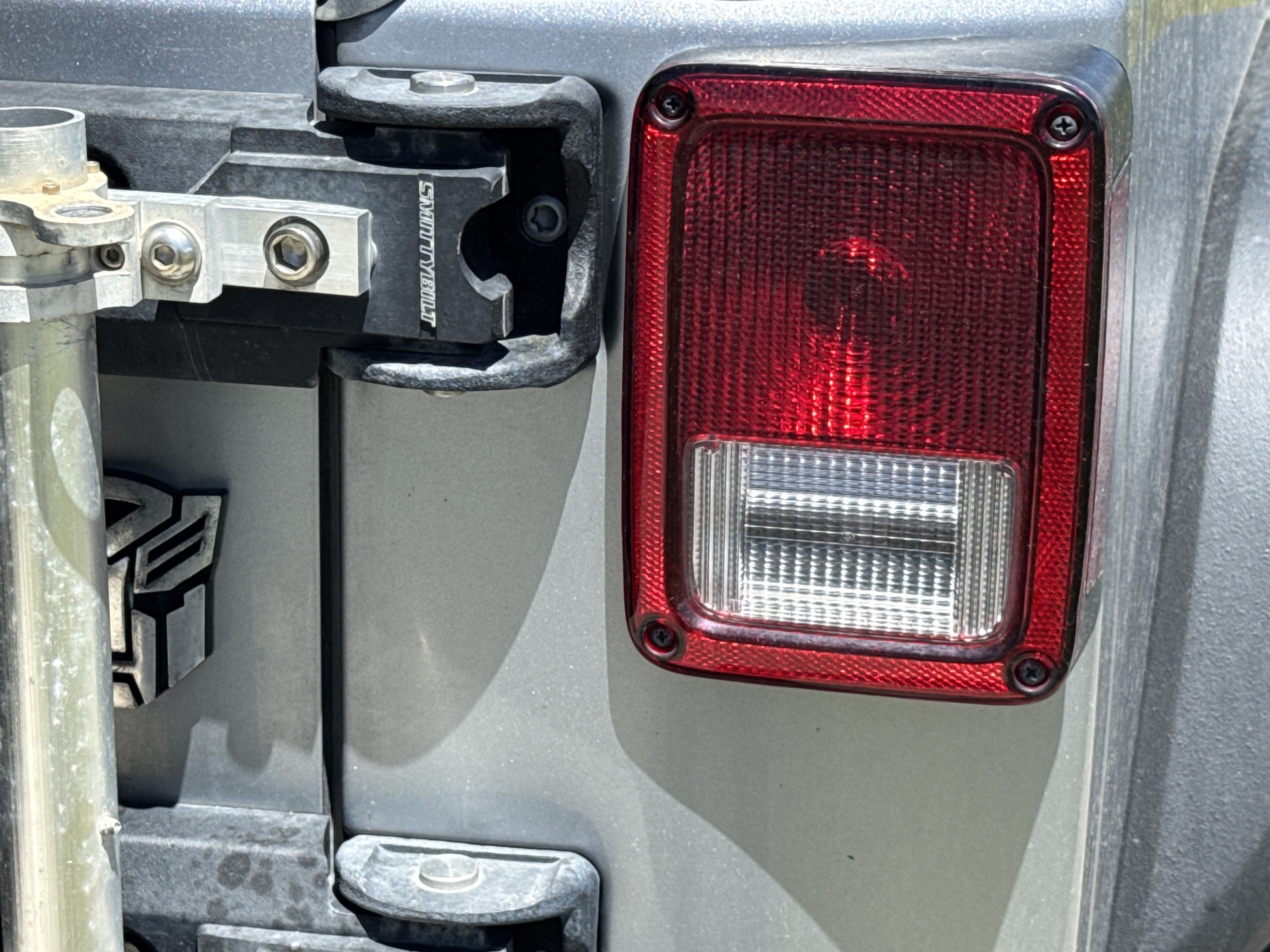 Used 2018 Silver Jeep Rubicon 4x4 image 11