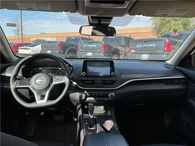 Used 2025 Pearl White Tricoat Nissan SV image 10