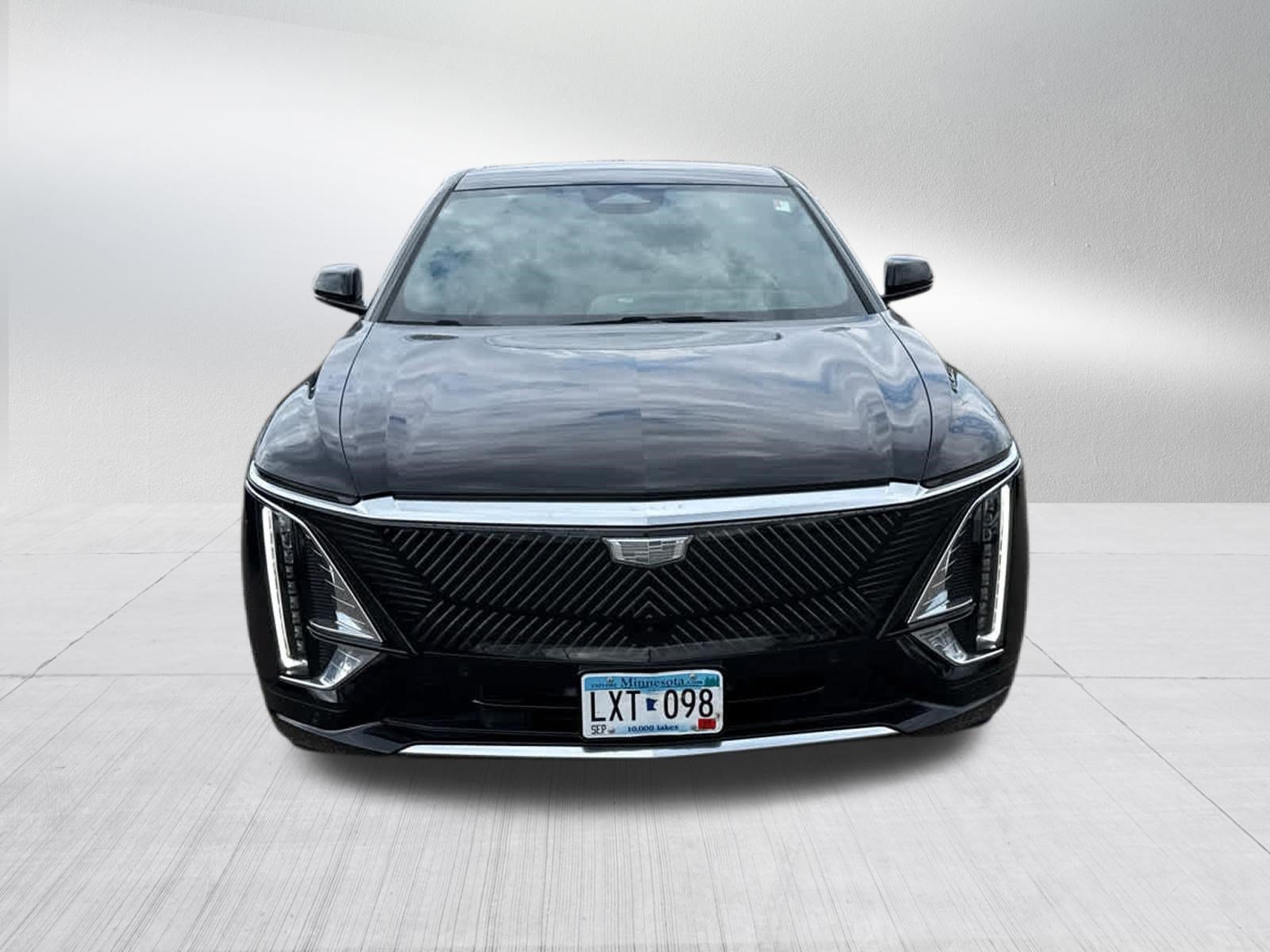 Used 2024 Cadillac LYRIQ Luxury 2 with VIN 1GYKPRRLXRZ115116 for sale in Brooklyn Center, MN