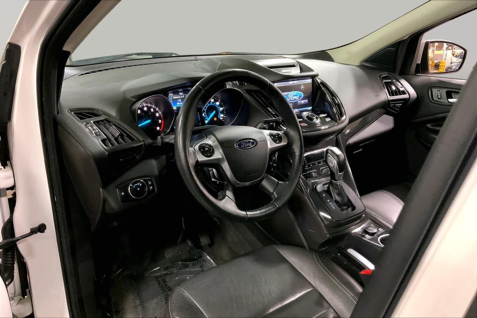 Used 2014 White Platinum Metallic Tri-Coat Ford Titanium image 18