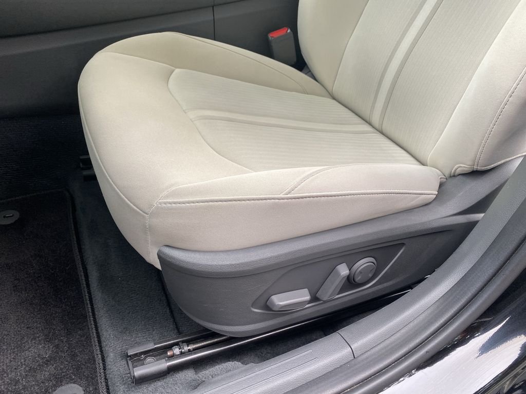 Used 2023 Onyx Black Hyundai SEL image 12
