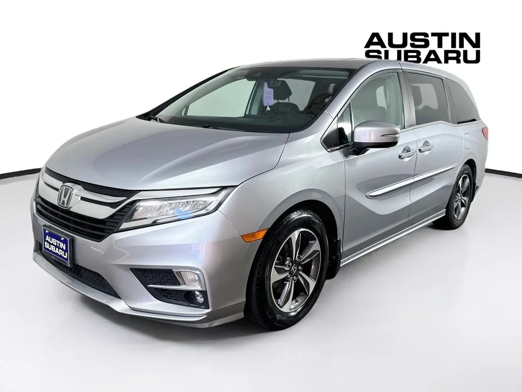 Used 2018 Silver Honda Touring image 3