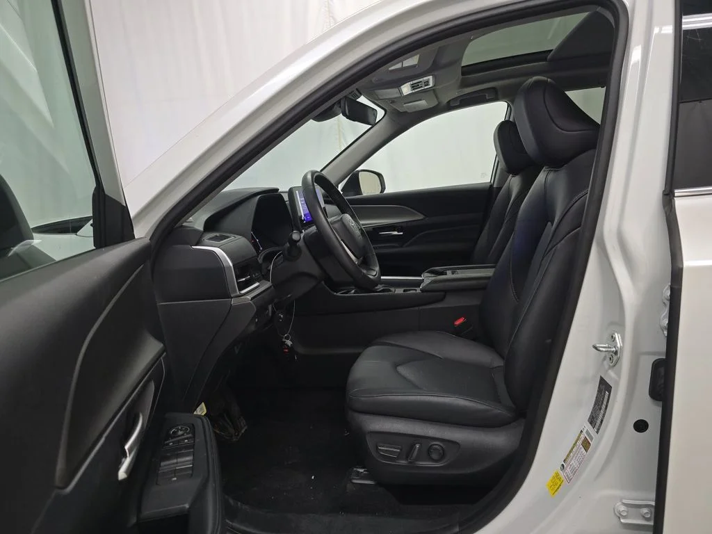 Used 2024 Beige Toyota XLE image 7
